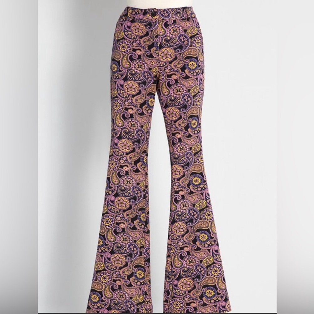 ModCloth “Way Out Yonder” Paisley Flare Pants. Size 4.
